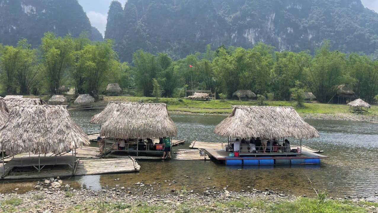 Photo of Others in Kim Boi