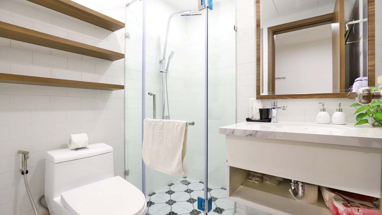 Photo of Bathroom in Trung Hoa Nhan Chinh