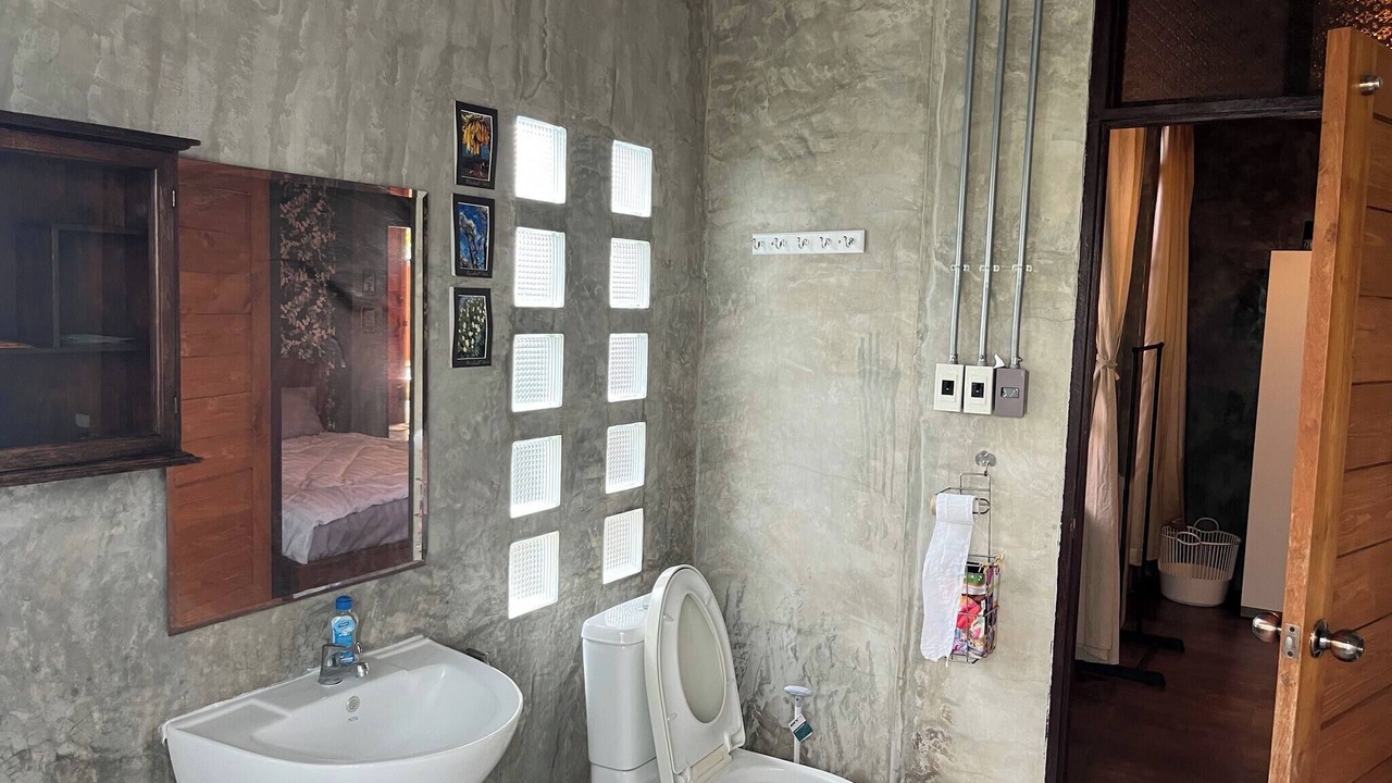 Photo of Bathroom in Saraphi
