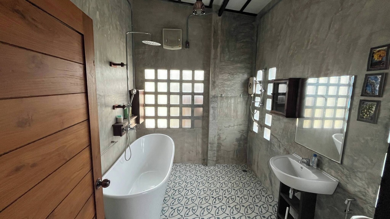 Photo of Bathroom in Saraphi