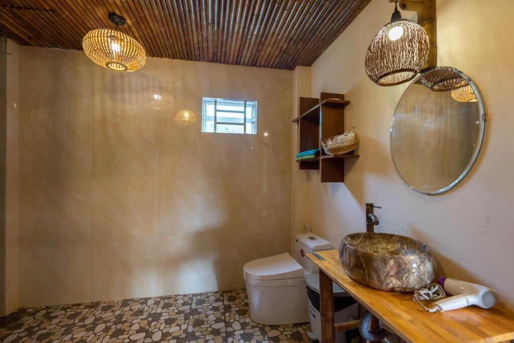 Photo of Bathroom in Cua Duong