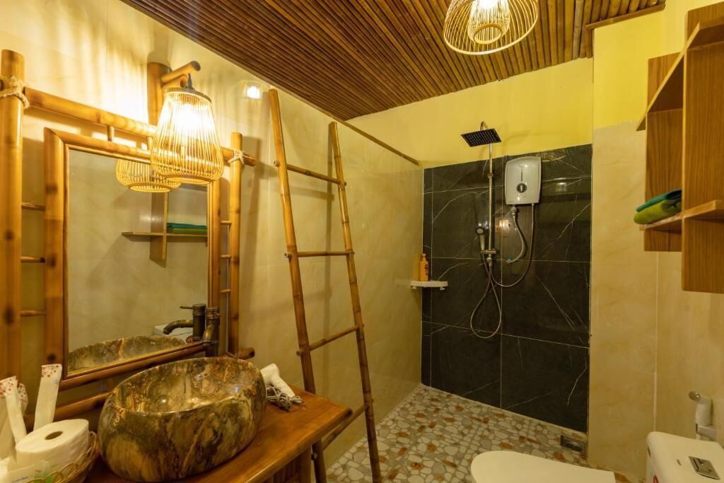 Photo of Bathroom in Cua Duong