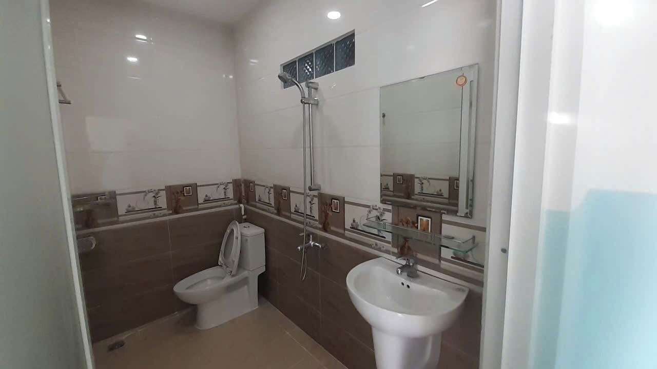 Photo of Bathroom in Phuong 15