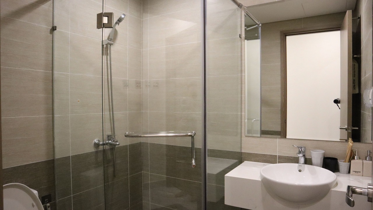 Photo of Bathroom in District 9