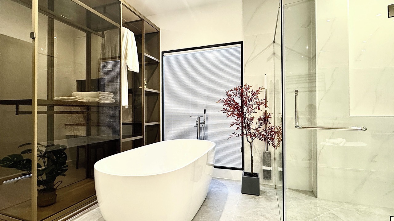 Photo of Bathroom in Wat Ket