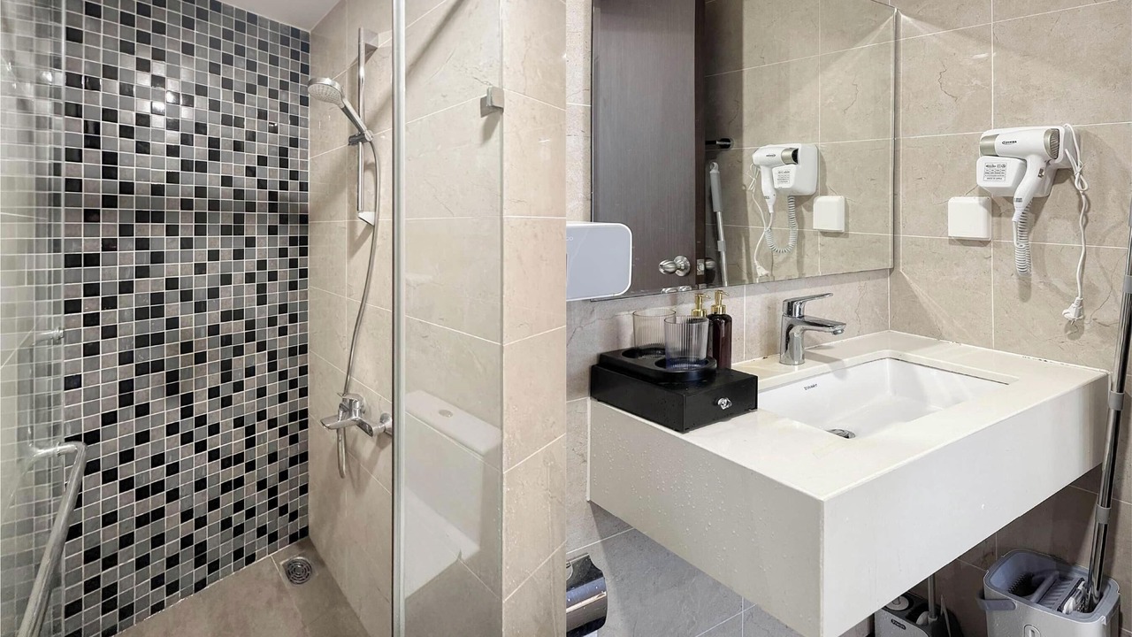 Photo of Bathroom in Bach Dang Riverside