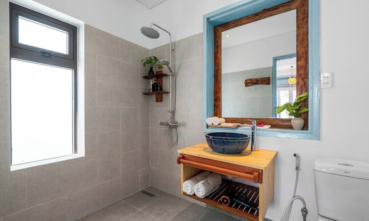 Photo of Bathroom in Cua Đai