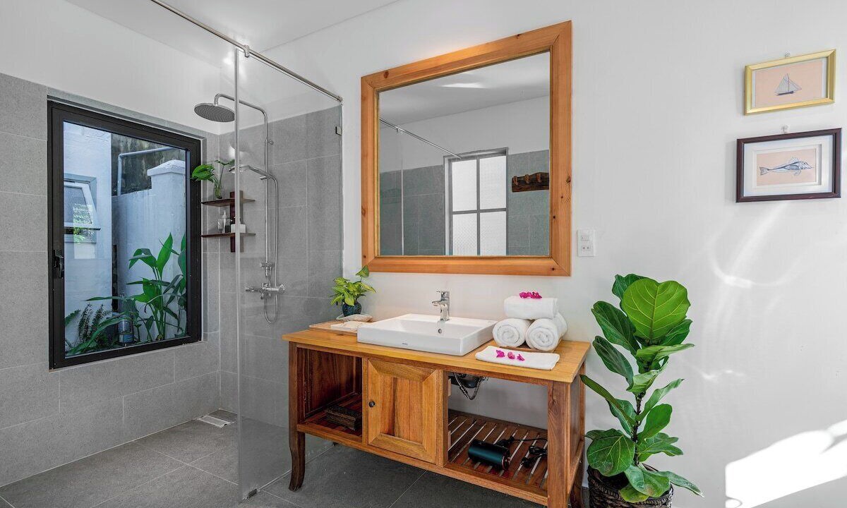 Photo of Bathroom in Cua Đai