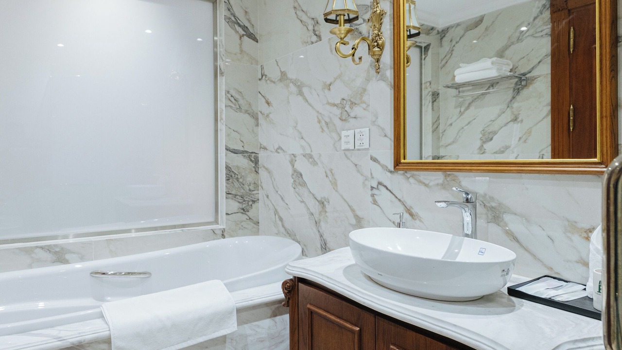 Photo of Bathroom in Tay Ho