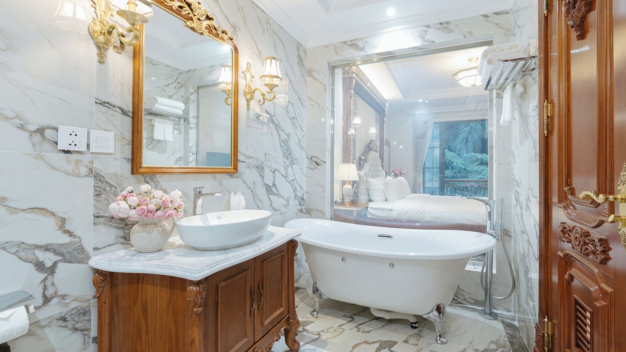 Photo of Bathroom in Tay Ho