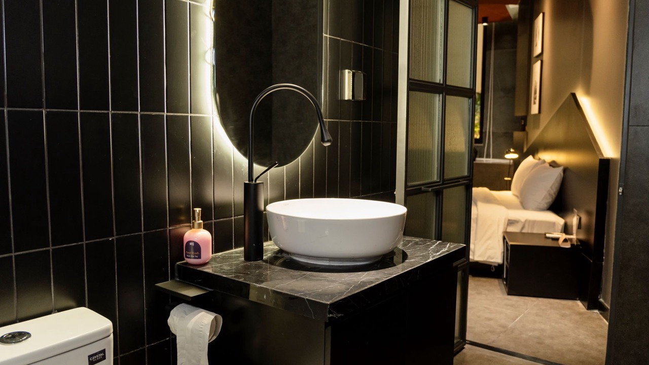 Photo of Bathroom in District 10