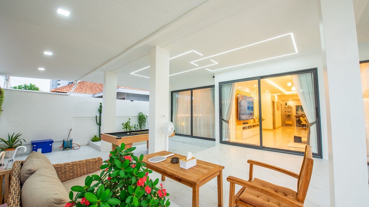 Photo of Patio Balcony in Na Kluea