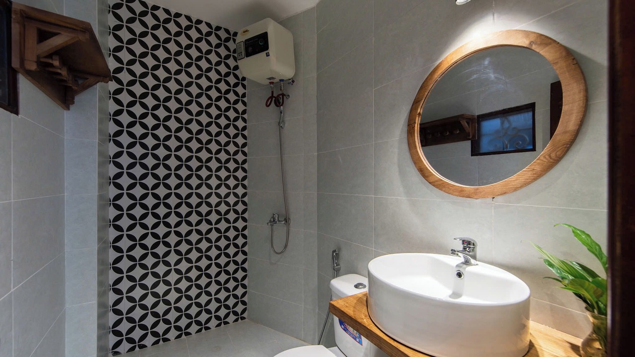 Photo of Bathroom in Old Quarter