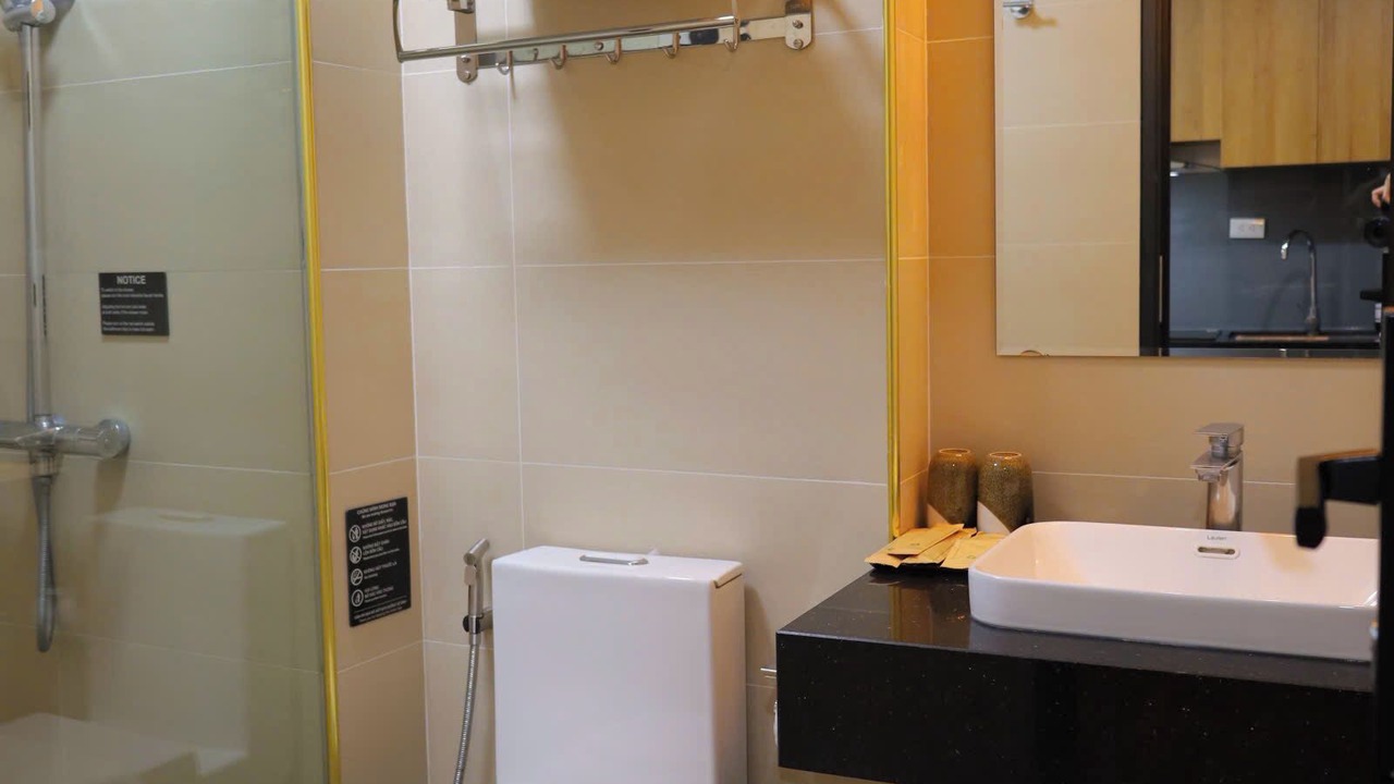 Photo of Bathroom in Old Quarter