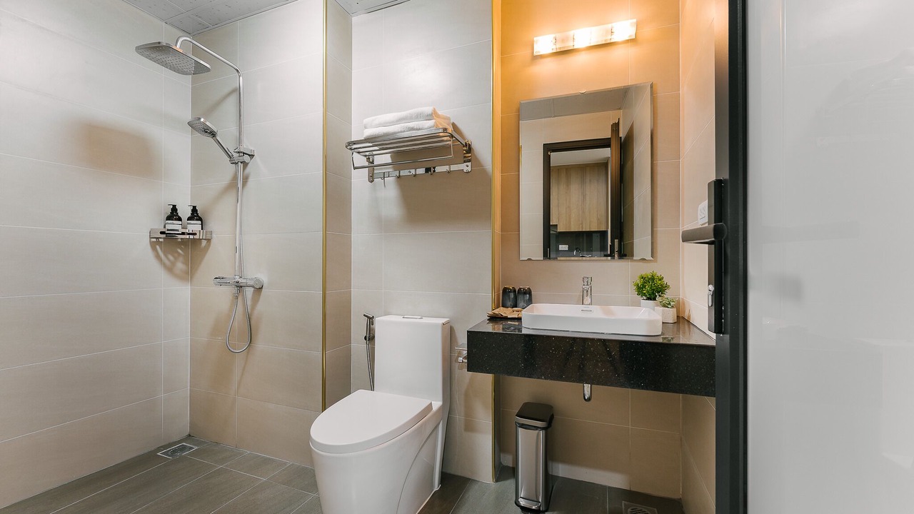 Photo of Bathroom in Old Quarter
