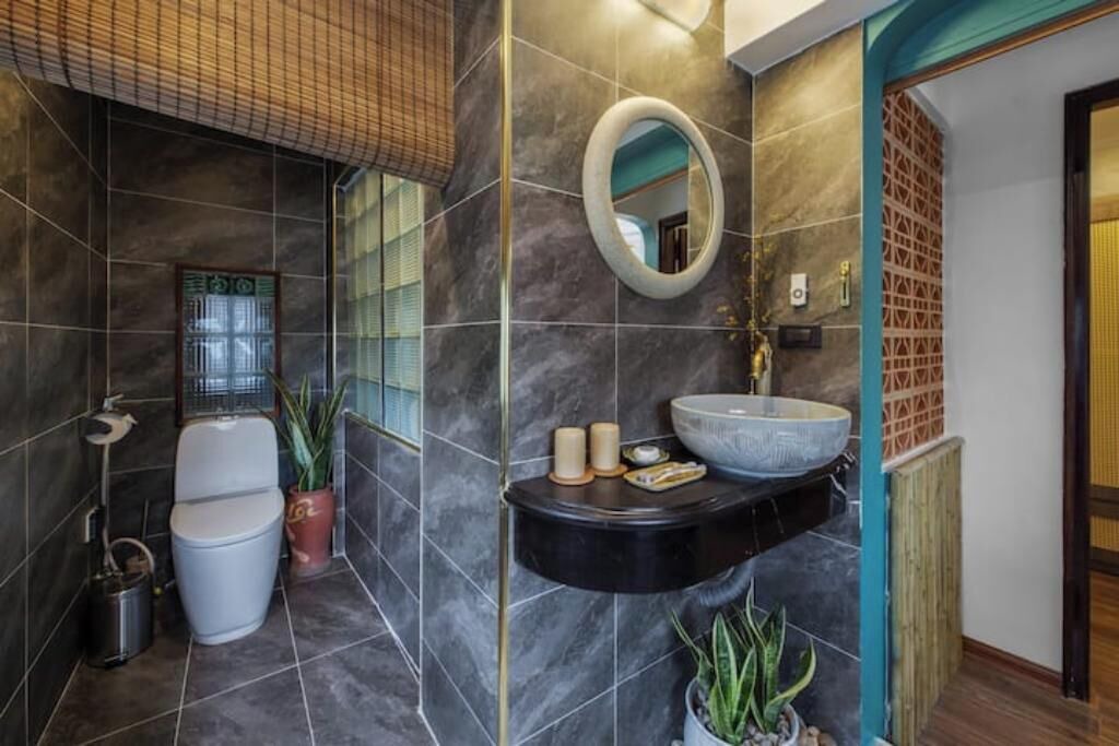 Photo of Bathroom in Old Quarter