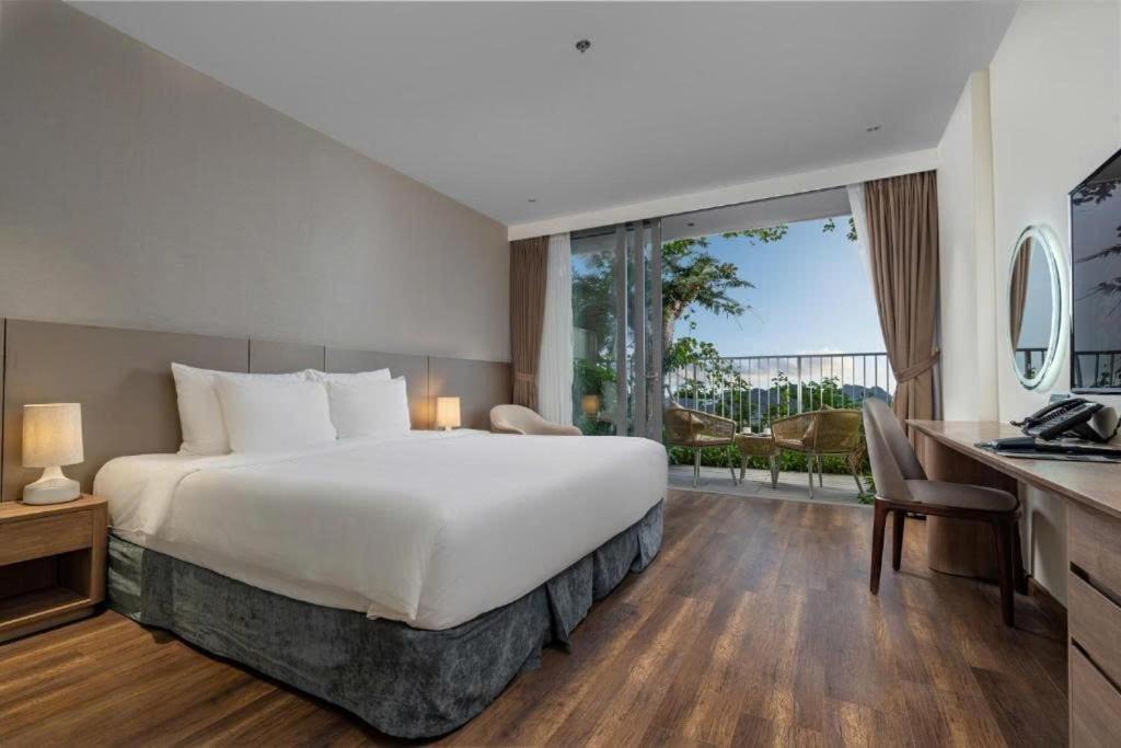 Photo of Bedroom in Cat Ba
