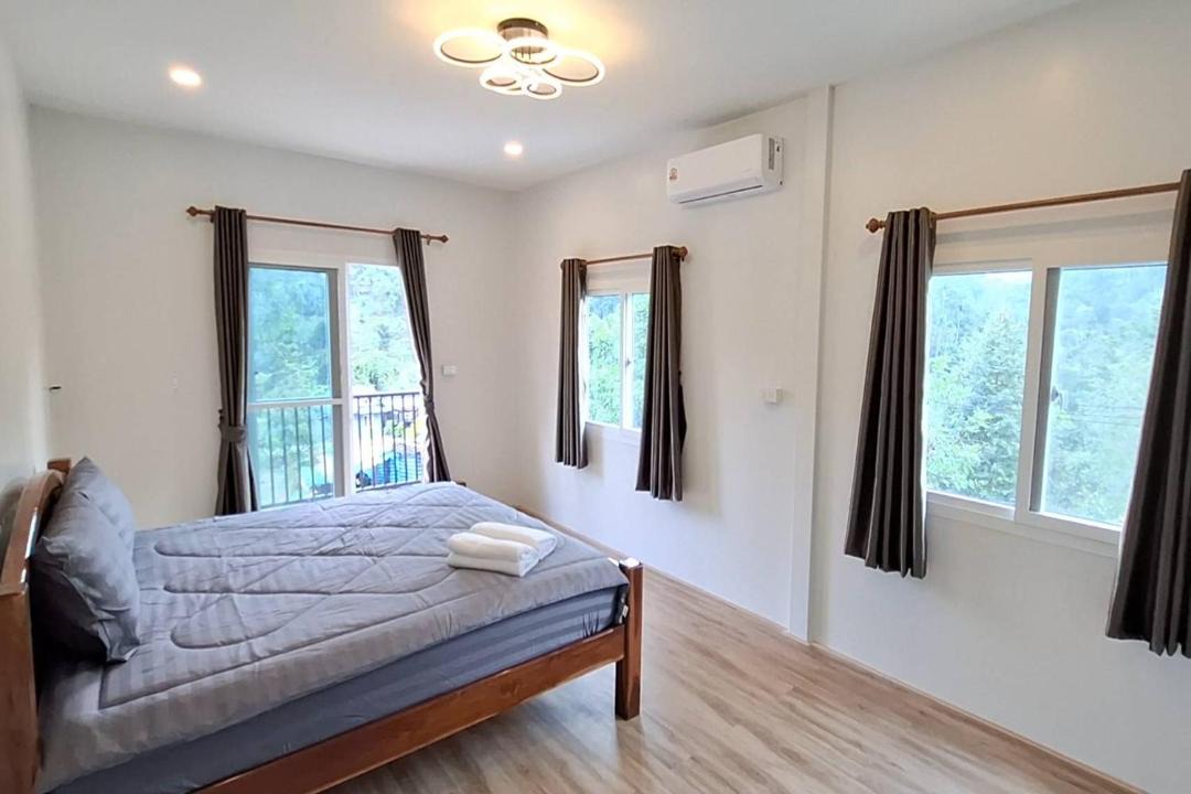 Photo of Bedroom in Ron Phibun