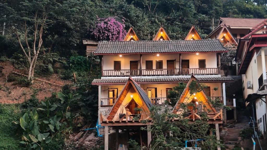 Photo of Buildings in Nong Khiaw