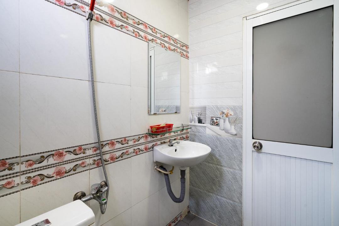 Photo of Bathroom in District 12