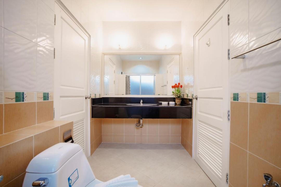 Photo of Bathroom in Koh Kaew