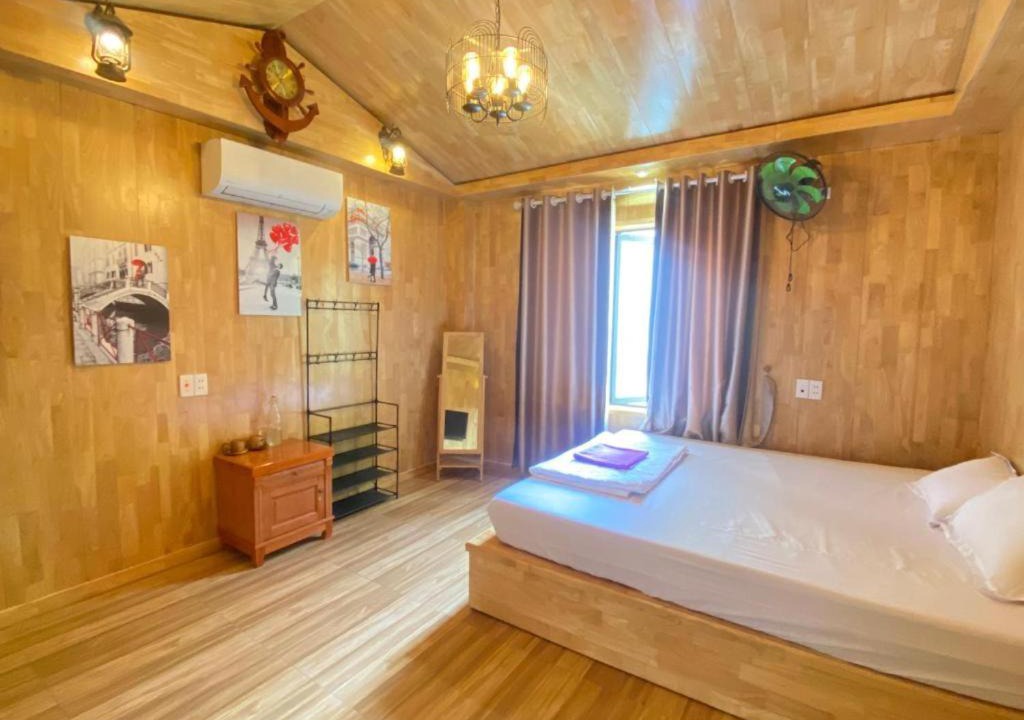 Photo of Bedroom in Cat Ba