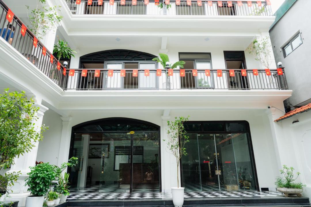Photo of Others in Hoa Lu