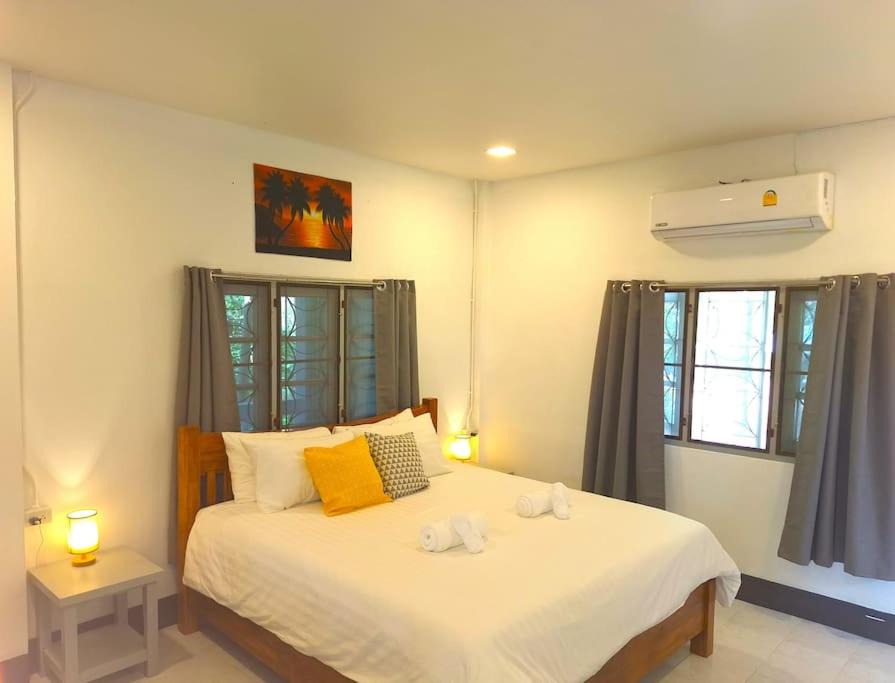 Photo of Bedroom in Haad Yao