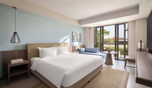 Deluxe Room, 1 King Bed, River View