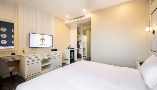 Superior Double Room, City View