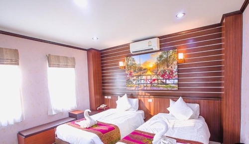 Deluxe Twin Room