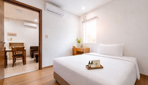 DELUXE TWO BEDROOM APARTMENT CITY VIEW