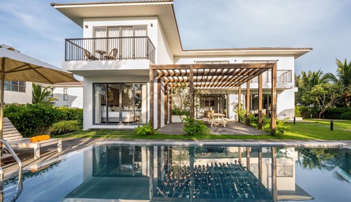 3 Bedroom Beachfront Villa with Private Pool