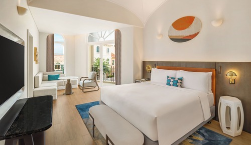 Suite, 1 King Bed, Balcony