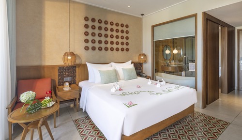 Deluxe Double Room, 1 King Bed, Balcony, City View