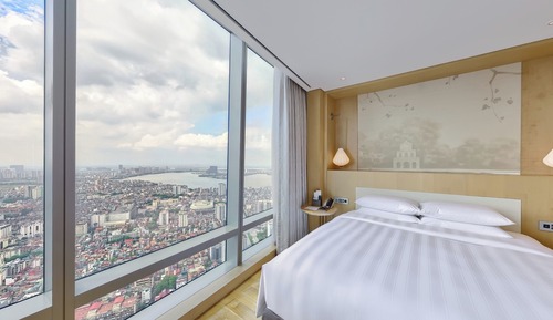 Junior Suite, 1 King Bed (Club )