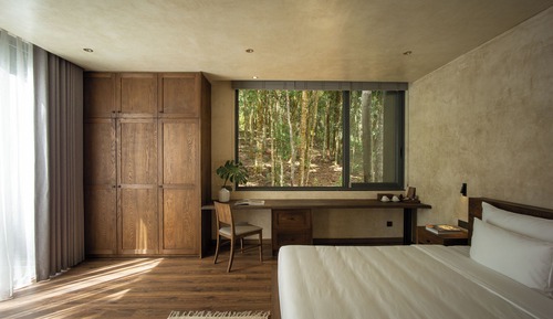 DELUXE BALCONY ROOM
