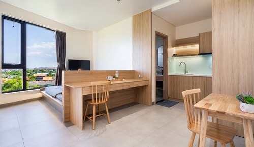 Standard Studio, 1 King Bed, Partial Sea View