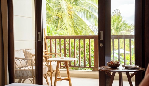 Pax Sea View Room with King Bed