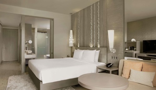 Deluxe Room, 1 King Bed