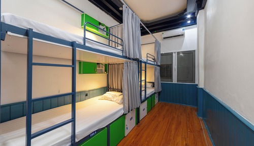 Dorm 8 Beds