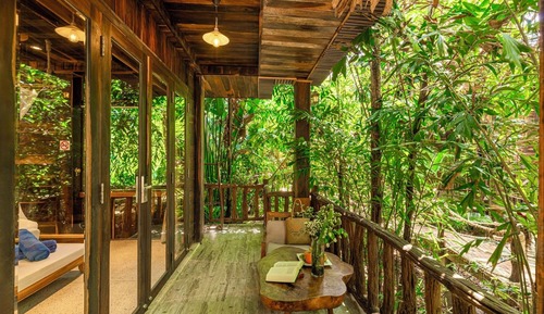 Jungle Bungalow King