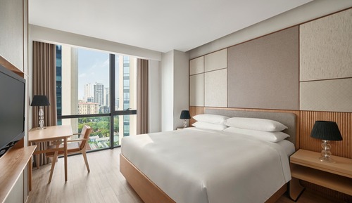 Club Studio, 1 King Bed, City View