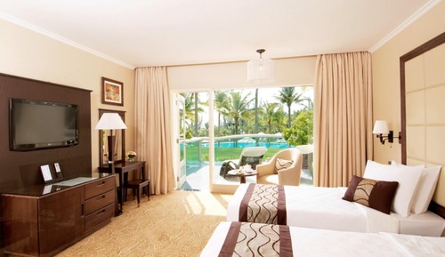 Superior Room, 2 Twin Beds, Pool View
