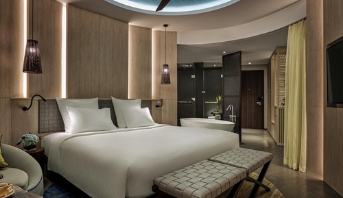 Deluxe Room, 1 King Bed, Garden View