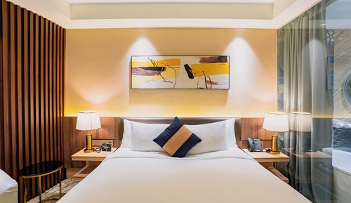 Deluxe King Room, City View