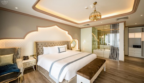 Signature Suite, Panoramic City View (Club Lounge Benefit)