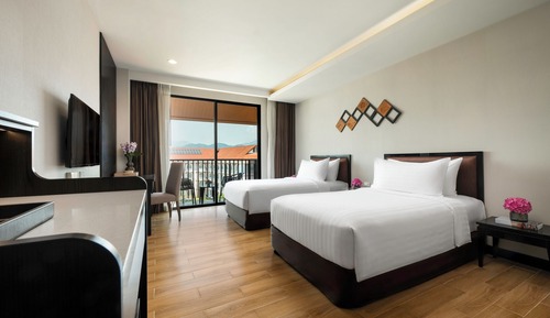Superior Twin Room, Balcony, City View