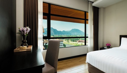 Superior Room, 1 King Bed, River View