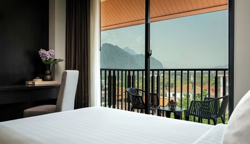 Superior Room, 1 King Bed, Balcony, River View